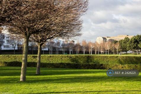 Thames Barrier Park 3min Away