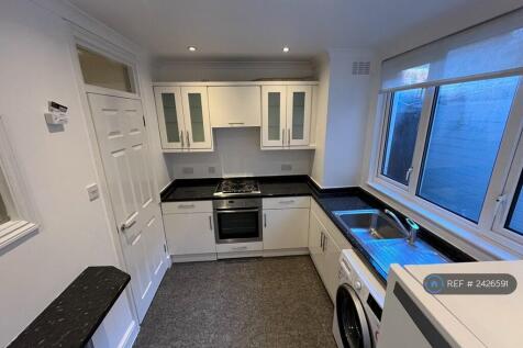 Kitchen With Mpdern Appliances