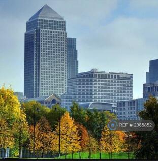 Ropemakers Field Park View Of Canary Wharf