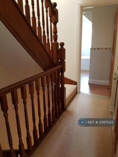 Bannisters 1st Floor Landing Toward Bathroom