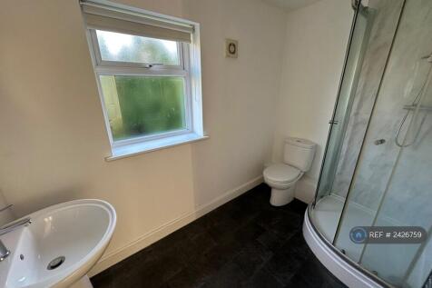 Room 2 Ensuite
