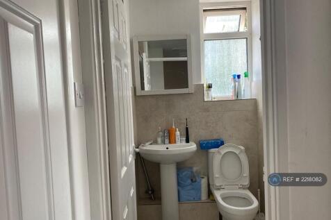 Toilet With Showers