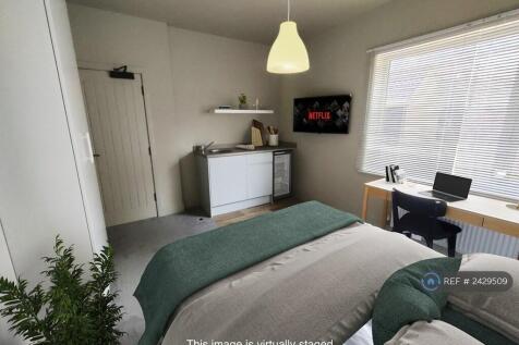 Room 4 - Ensuite &#43; Kitchenette