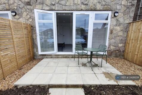 Room 2 - Ensuite &#43; Kitchenette &#43; Private Terrace