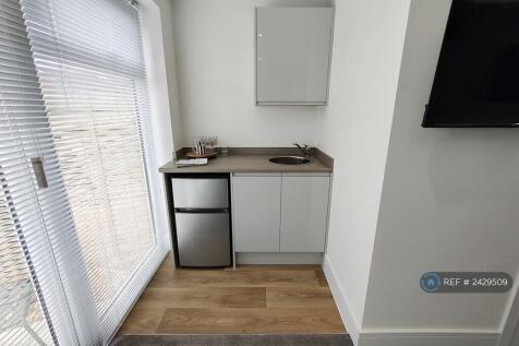 Room 3 - Ensuite &#43; Kitchenette &#43; Private Terrace
