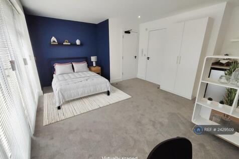 R2 - Ensuite &#43; Kitchenette &#43; Terrace Virtual Stage