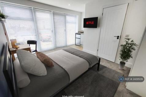 R3 - Ensuite &#43; Kitchenette &#43; Terrace Virtual Stage