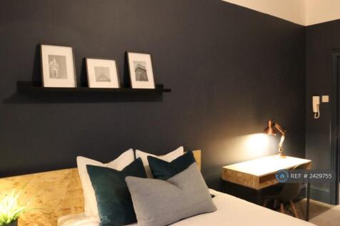 Room 3 - Ensuite &#43; Kitchenette