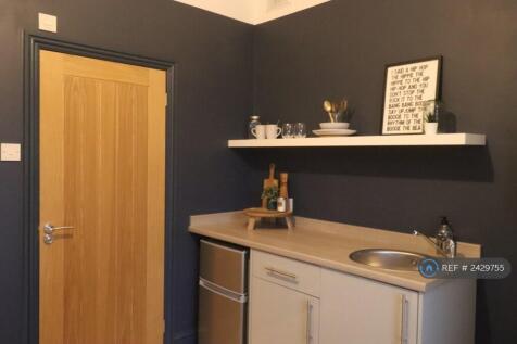 Room 3 - Ensuite &#43; Kitchenette