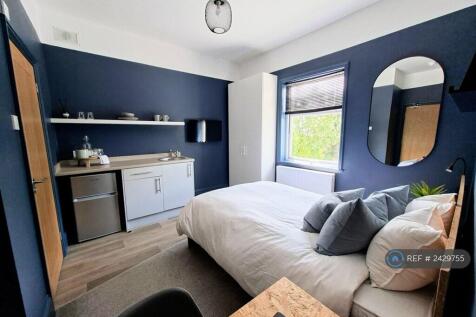 Room 3 - Ensuite &#43; Kitchenette