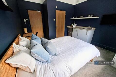 Room 3 - Ensuite &#43; Kitchenette