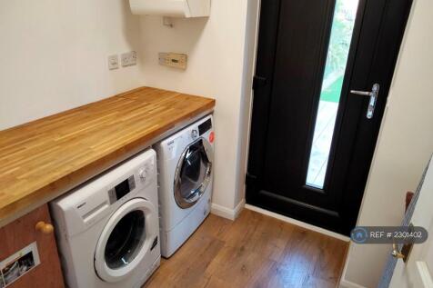 Utility Room-Washing Machine And Tumble Dryer