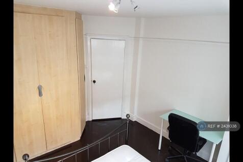  Bedroom 2 Side View Fitted Cupboard 