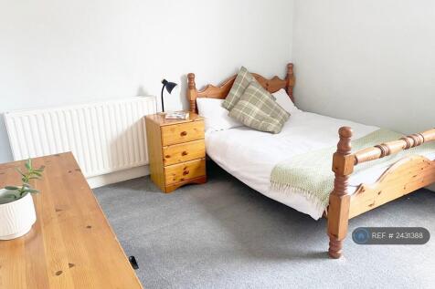 1st Floor Bedroom 4