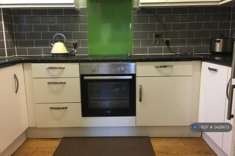 Fully Fitted Kitchen