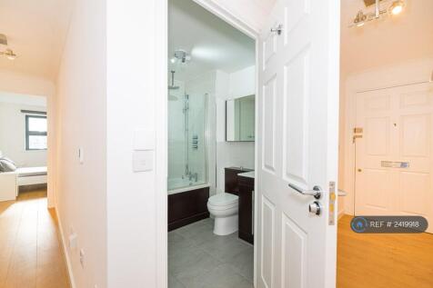 Hallways To Main Bathroom 
