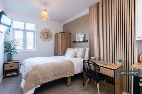 Studio 2- 14 Market Street- £775pcm