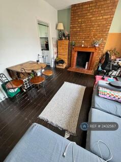 Lounge/Dining