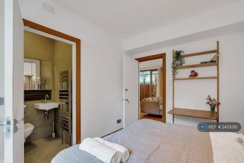 Bedroom 3 (With Ensuite)