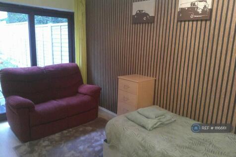 Single Bedroom/Garden Access