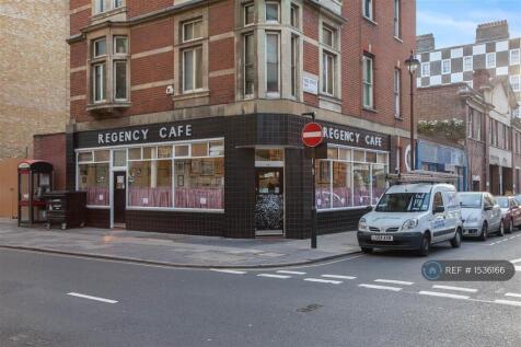  On The Corner Of The Famous r. Coffee 