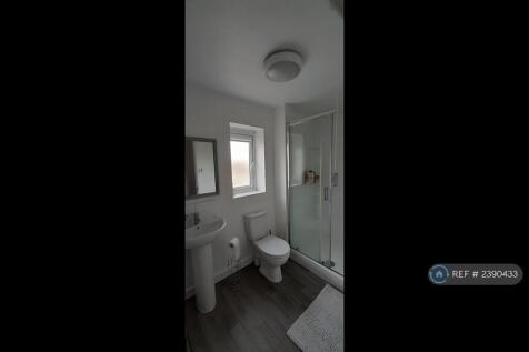 Master Bedroom - Ensuite