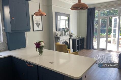 Open Kitchen/Dining