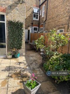 Private Side Garden