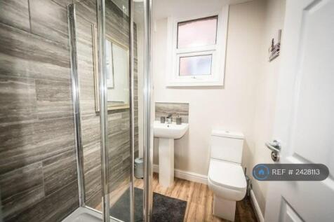 Modern Fitted Shared Bathroom