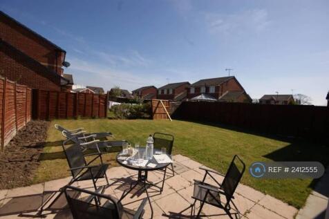Large Back Garden And Patio