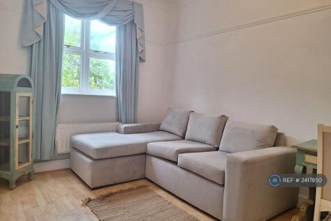 Groundfloor Ensuite Bedroom/Sitting