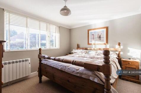 Bedroom  At Front 