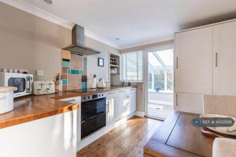 Kitchen With Dining Space 