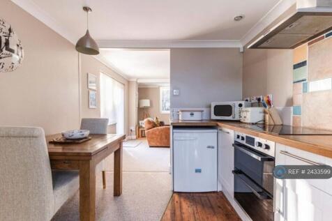 Kitchen/Dining Space 