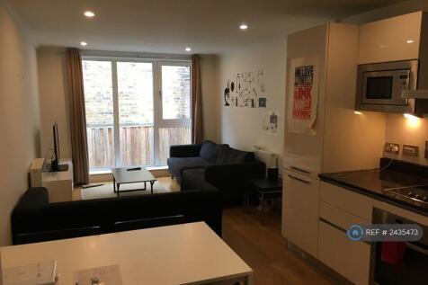 Kitchen / Living Area