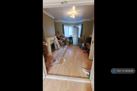 Lounge (Through To Dining Room)