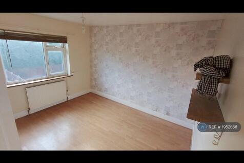 Bedroom 2 (Large)