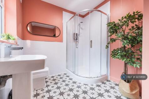 Shared Bathroom For 2 People