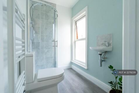 Bedroom 2 &#43; Ensuite