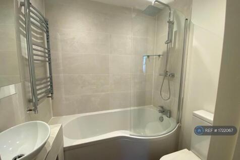 Bedroom 2 - En-Suite Bathroom