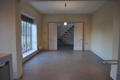 Leading To 1st Floor