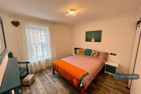 Double Bedroom 1