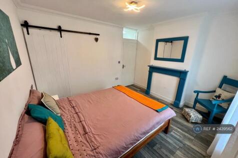Double Bedroom 1