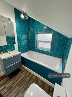 Upstairs Bathroom 
