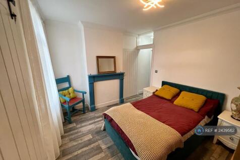 Double Bedroom 2