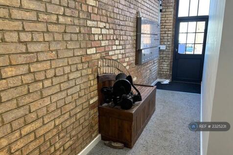 Building Entrance Lobby