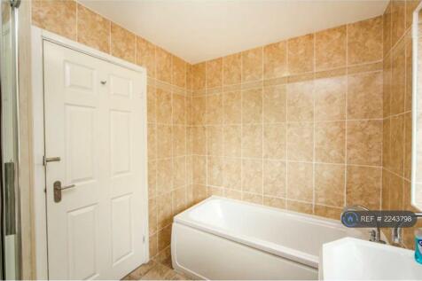 Ensuite Washroom 1st Floor