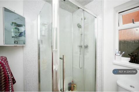 Ensuite Washroom Down Floor