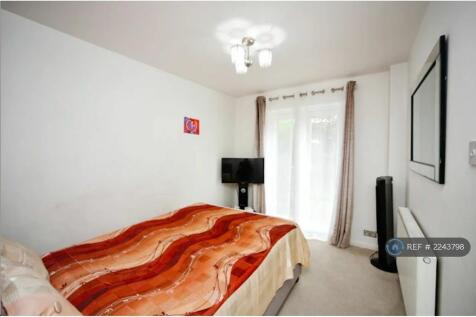 Ensuite Down Floor