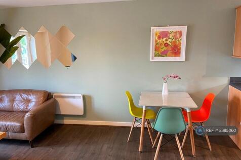 Living Room Photo 1